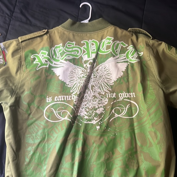 4xl 100% condition - Picture 5 of 7